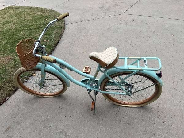 Used 24" Cruise Bike - needs to replace tubes and tires - $20 (Frisco, TX)