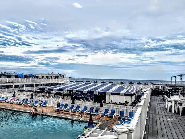 $1,650 4 Bonnet Shores Beach Club Passes with Parking (Narragansett)