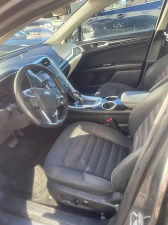 2013 Ford fusion s 4 cylinder excellent condition - $3,900