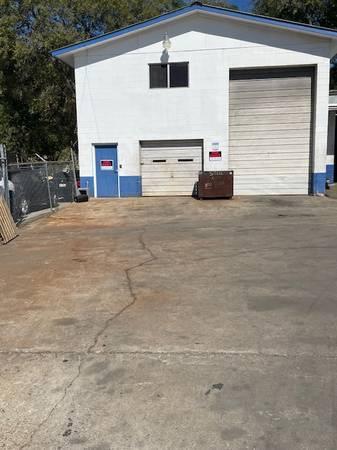 $1,500 / 1200ft2 - Workshop/Small Warehouse (Austin) (austin)