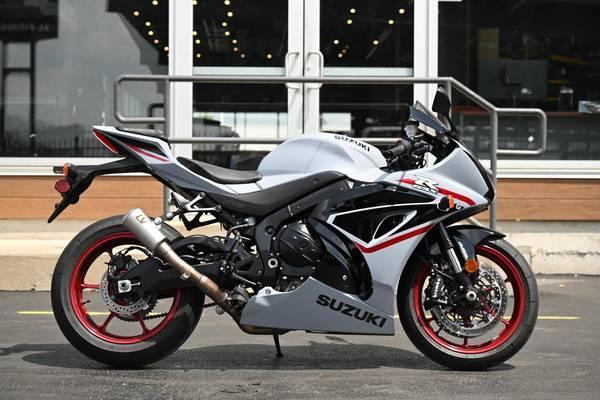 2024 Suzuki GSX-R1000 - $16,999 (Layaway available)