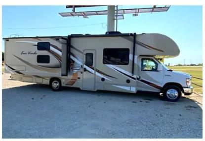 2019 THOR MOTOR COACH FOUR WINDS 30D - $55,000 (Mansfield)
