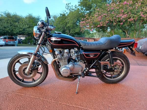 *** 1978 KAWASAKI KZ 1000 LTD *** - $14,500 (San antonio / N / central)