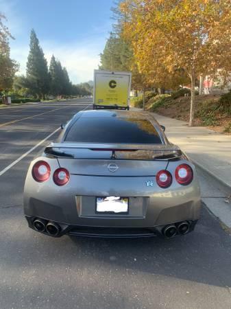 2015 Nissan GT-R Black Edition