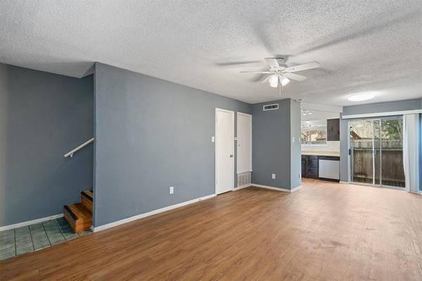 $1,250 / 2br - 850ft2 - Best Deal on a 2/1 on Manchaca with 2 Weeks FREE!!! (South Austin)