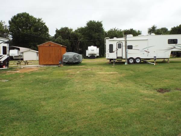 $875,500 FOR SALE: 8268 Lakeshore Dr!! (Cedar Creek Lake)