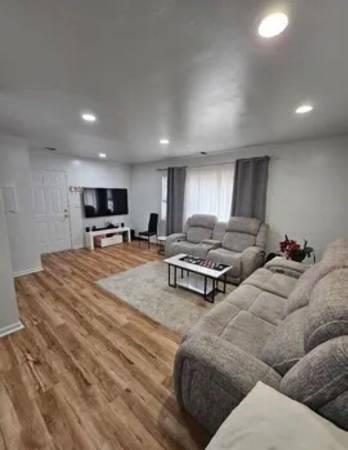 $1,250 / 1br - 720ft2 - condo in Sherwood Ave