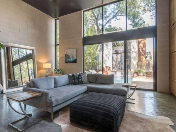 $286 / 4br - A Unique Modern Oasis In The Heart Of Austin w/ Pool (Best Location! St Austin, TX)