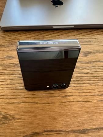 Galaxy Z flip 5 256GB