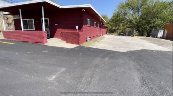 Office / Church / Retail - On High-Traffic RD - 2 Baths, HVAC, Parking