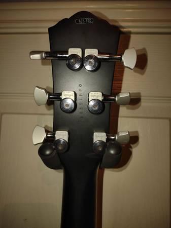 LP Yamaha Solid Body Guitar has hi end & 3 way features