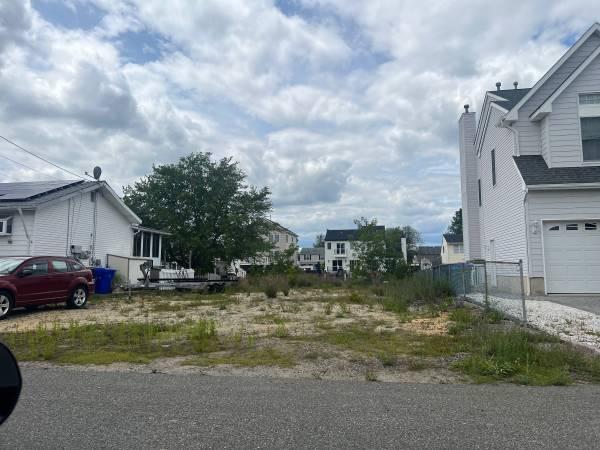 5000ft2 - Buildable Lot for Sale on Lagoon, BRICK, NJ