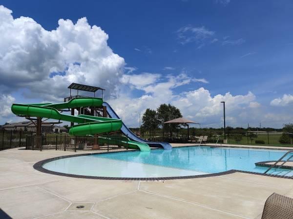 $740 Roommate WANTED