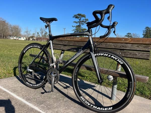 TREK MADONE FULL CARBON ROAD BIKE - $1,250 (Houston)