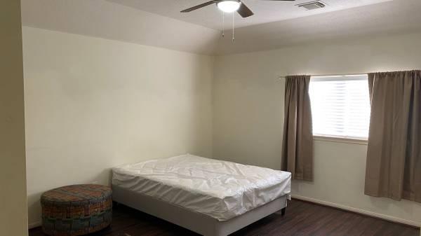 $650 / 1br - ALL BILLS PAID. ROOM FOR RENT