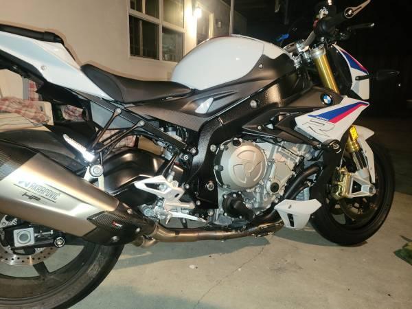 2018 BMW S1000R - PREMIUM PKG < Super Clean Naked High Performance