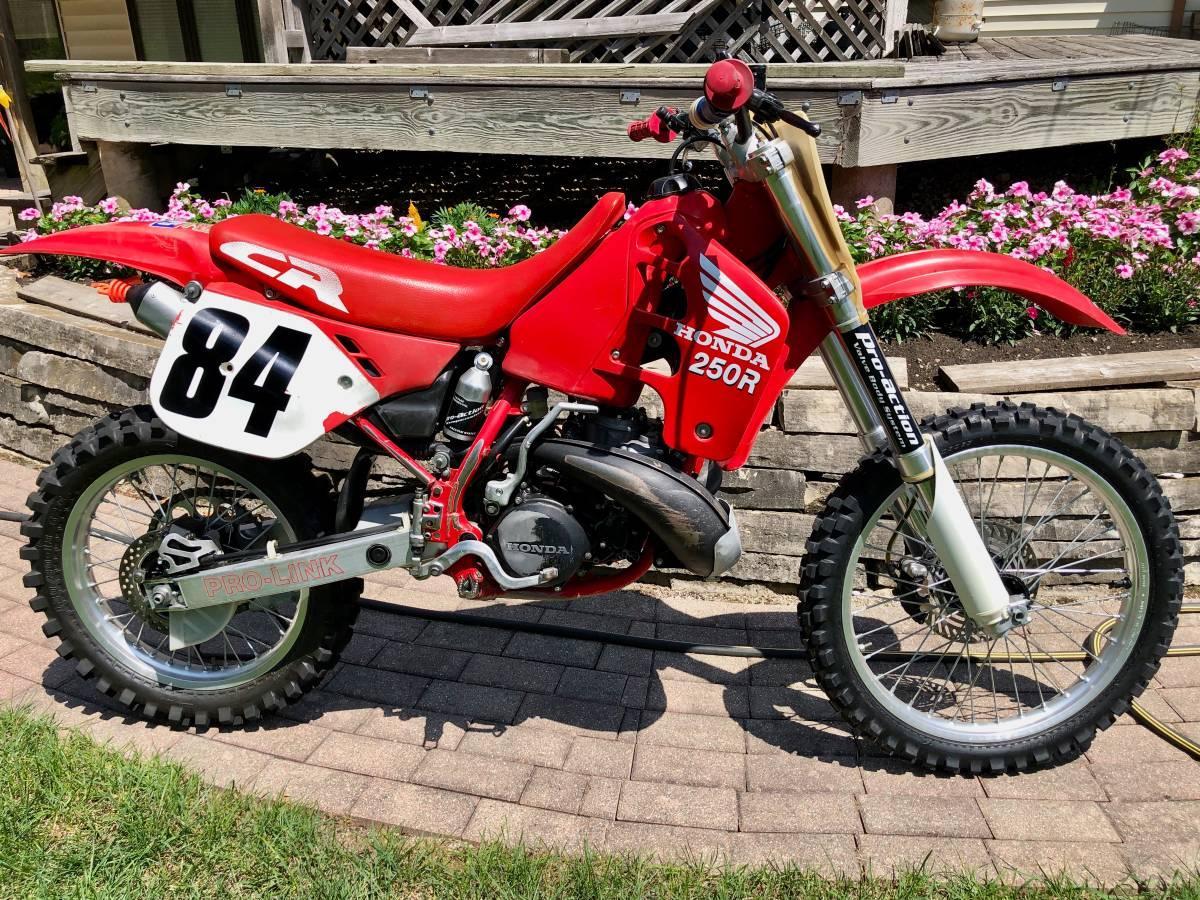 Honda 1989 CR250R Dirt Bike - $3,350 (Hoffman Estates)