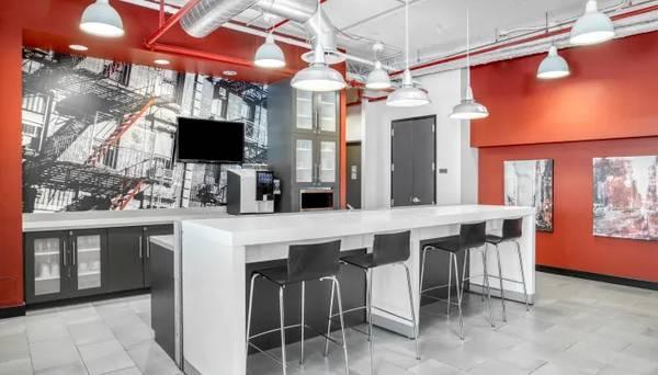 $605 / 35ft2 - Co-working Space with Flexible Terms (SoHo)