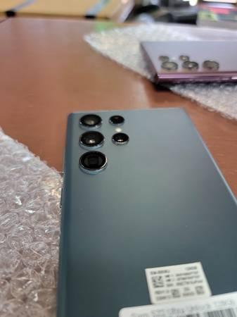 Samsung Galaxy S22 Ultra 5G Unlocked 128Gb - $399 (Arlington)