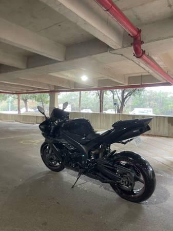2009 yamaha yzf r1 raven deltabox 5 - $4,499 (Austin)