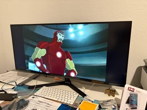 34'' Flat Screen SAMSUNG Monitor - $225 (katy)