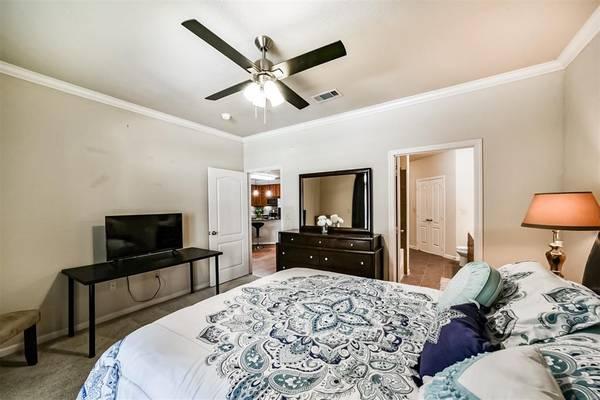 $1,100 / 1br - 981ft2 - LARGEST One Bedroom- Beautiful Condo $1100 (Old Spanish Trl #134, Houston)