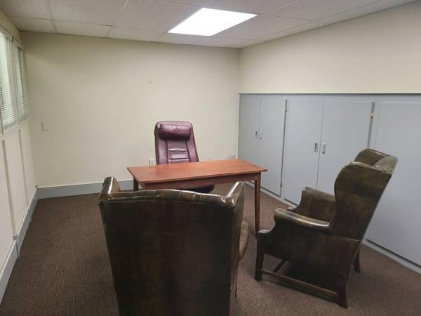 $600 commercial office space (Rockville)