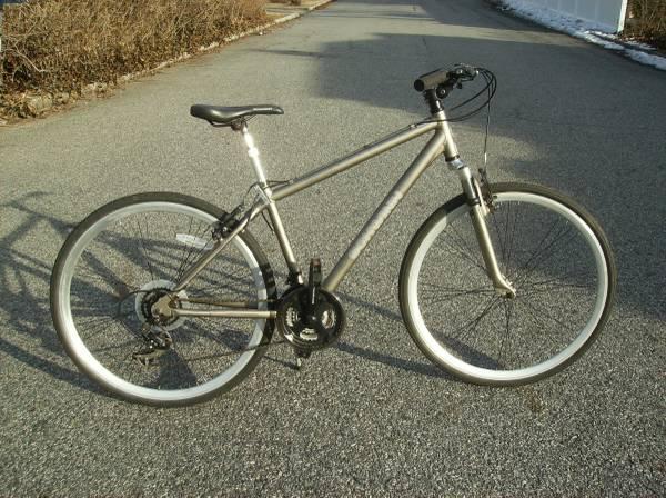 Schwinn Trailway Hybrid Bike - $195 (Bergenfield)