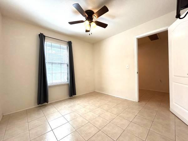 $600 All Bills Paid, Cool Roommates (William Cannon and I 35)