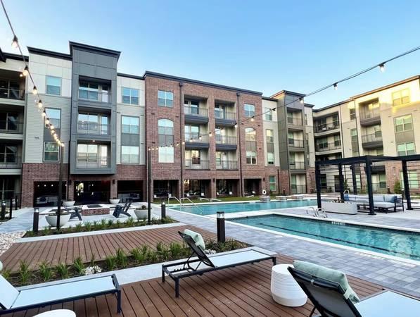 $1,600 / 1br - 722ft2 - LUXURY 1/1 Stafford, GYM, POOL, W&D, PETS