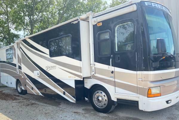 2003 39s ft discovery by fleetwood class a diesel pusher 3 slides