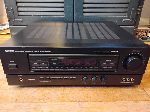 7.1ch Denon AVR-2000 precision A/V stereo receiver (95w/ch) fully working