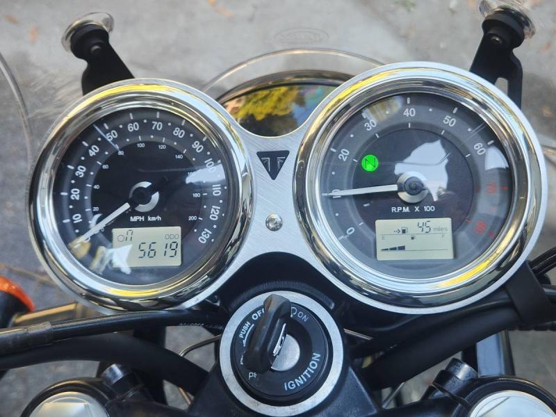 2020 Triumph Bonneville T100 - $7,500 (los gatos)