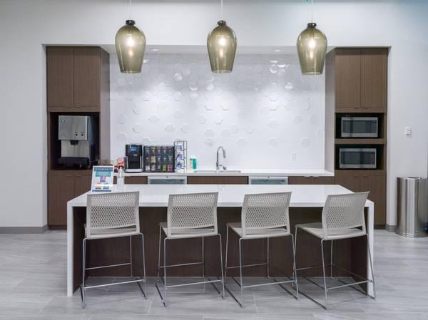 Office Space and Suites Available NEAR YOU! (Houston, TX)