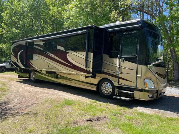 2016 Fleetwood Discovery (Class A)