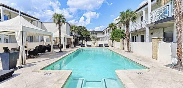 $1,150 / 2br - 1100ft2 - 1 bedroom and bathroom in a 2b2b condo near SMU & Central Market