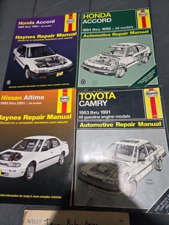 Older foreign car manuals - $5 (District Heights)
