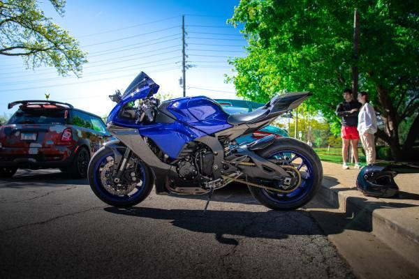 2020 YAMAHA R1 - $14,500 (Darien)