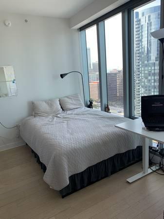 $2,530 / 3br - Luxury SF High-Rise Room with Panoramic Bay Bridge Views (SOMA / south beach)