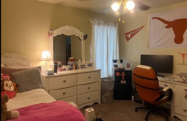 $763 / 4br - 144ft2 - Looking for sublease room in house in east campus (2201 E 18th St)