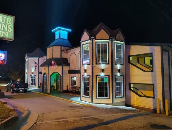 Spring Breakers Welcome!! (Branson)