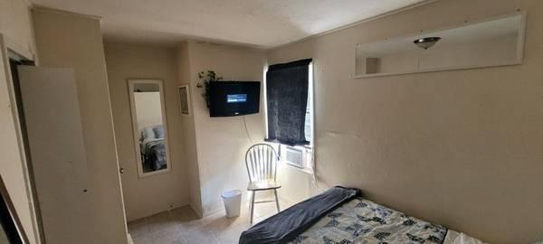 $500 / 3br - 1866ft2 - Big Safe Quiet Fun House Full of Chill Busy People