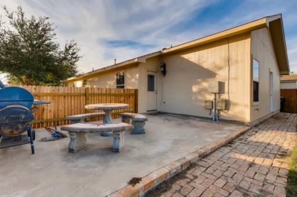 $700 / 5br - Looking for a Roommate (Buda, Texas)