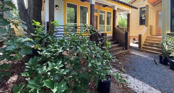 $1,100 / 1br - 336ft2 - Tiny house located in the heights available for 30 day lease
