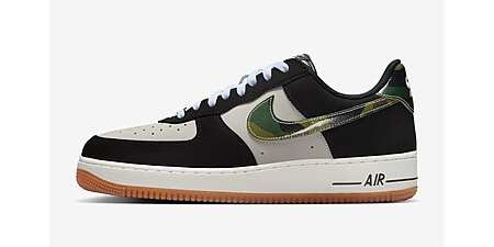 Nike Men’s Air Force 1 Low Retro Shoes – Classic White with Gum Brown & Black Detailing