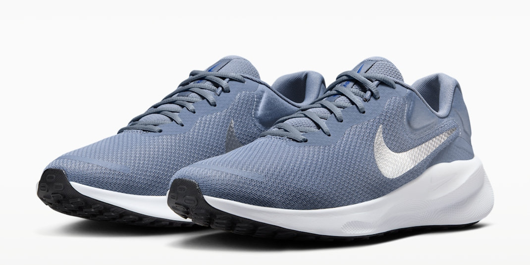 Nike Men’s Revolution 7 Running Shoes – Lightweight Comfort