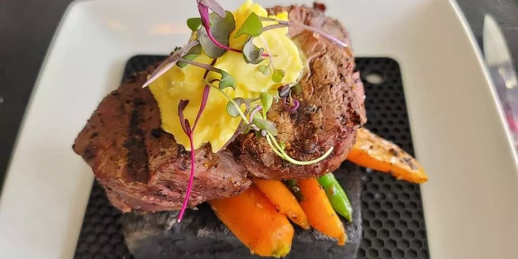 Up to 40% Off on Dinner Theater at Sylver Spoon