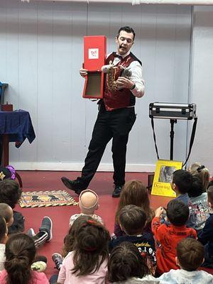 Magic Evan - Brooklyn's Best Children's Party Magician