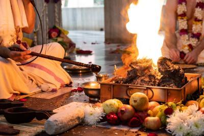 Krisnan Ganapathi - South Indian Style Poojas in Chicago and Milwaukee