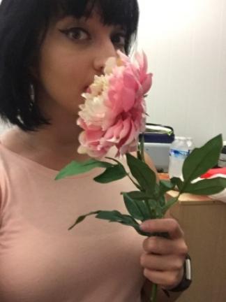 This would be a great photo except for the cluttered background.